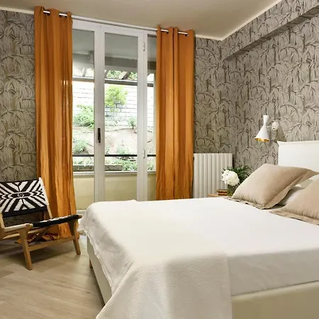 Sea View Apartment *