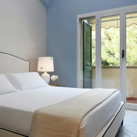 Sea View Apartment *