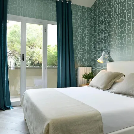 Sea View Apartment *
